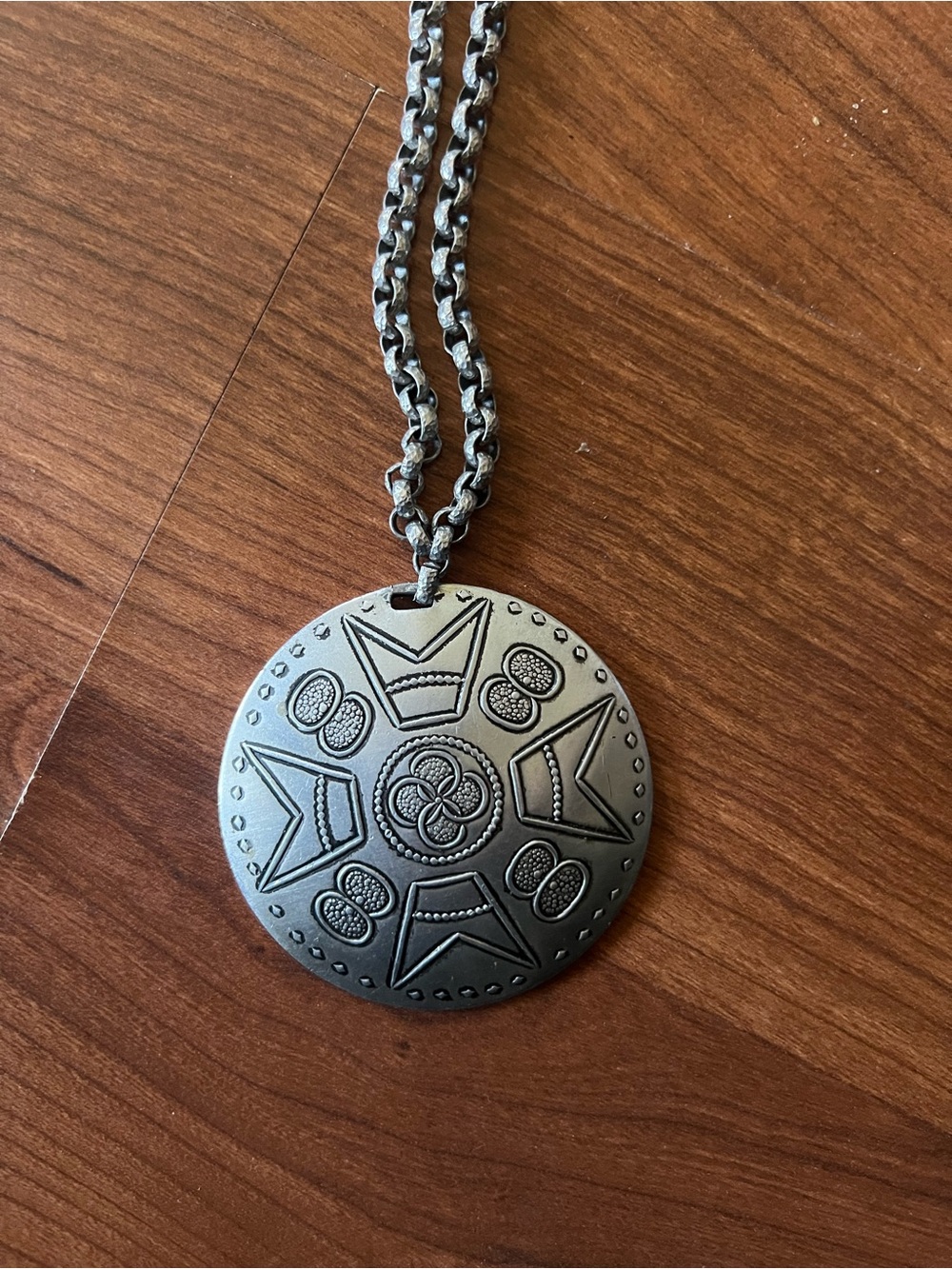 Vintage-Inspired Round Pendant Necklace in Gunmetal